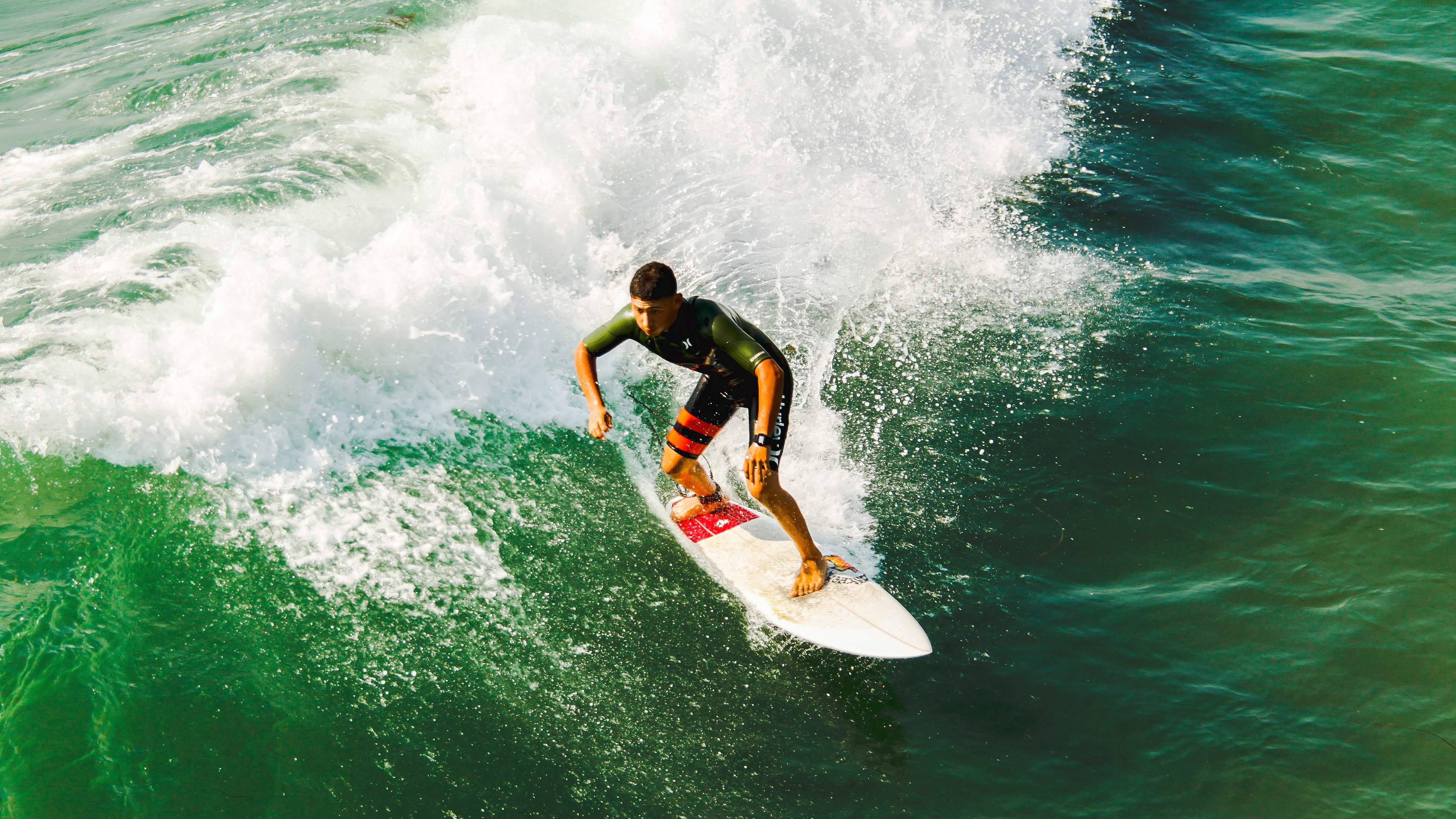 西甲冠军悬念：皇马挑战巴萨的终极对决，西甲皇马对巴萨比赛视频